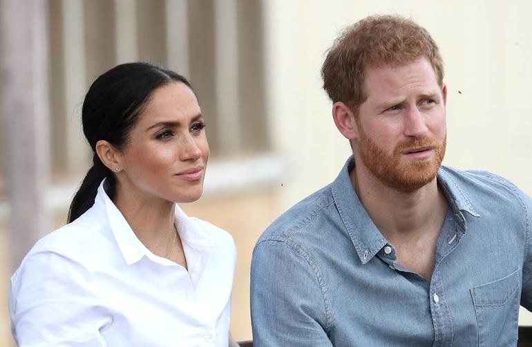 ميغان ماركل في أول ظهور لها بعد إعلان الحمل الثاني: هذا سعر فستانها