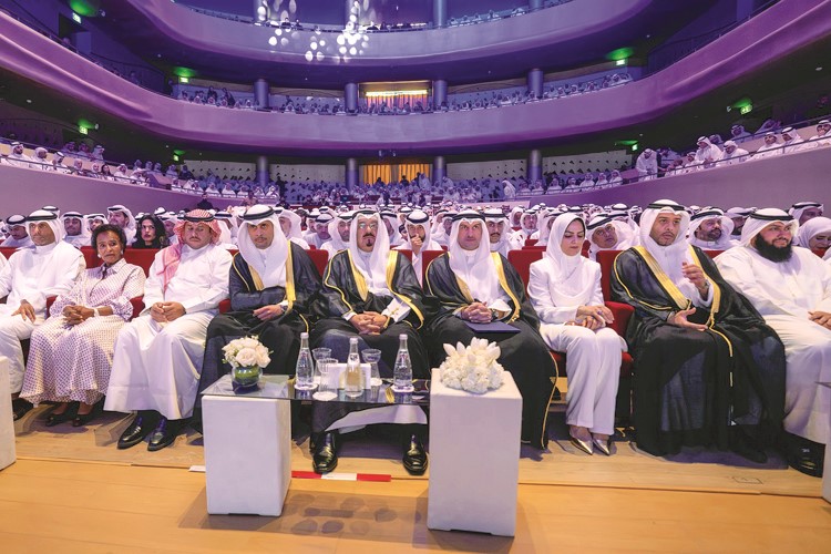 العبدالله مكرِّماً أبطال المنتخبات الوطنية: الاستثمار في الطاقات الشابة ركيزة لبناء مستقبل واعد للرياضة