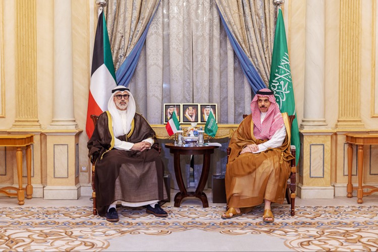 وزير الخارجية جدد تضامن الكويت المُطلق مع السعودية: ندعم كل إجراءات المملكة لصون سيادتها وحماية أمنها واستقرارها