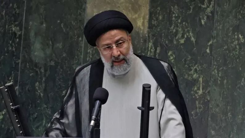 رئيس إيران: لم نغادر طاولة المفاوضات النووية