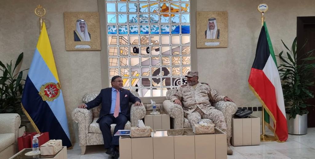 رئيس الأركان ناقش مع السفير الهندي العلاقات الثنائية