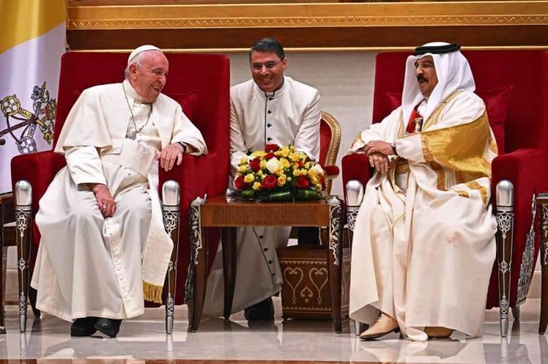 ملك البحرين: الأوضاع الراهنة تحتم علينا العمل يداً بيد لتحقيق أمل المستقبل المزدهر